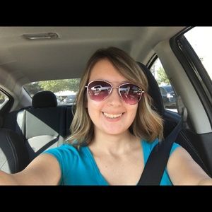 Meet your Posher, Hayley